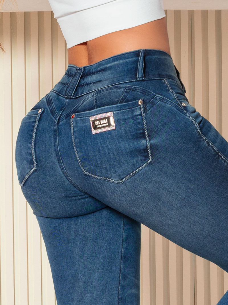 Calça Cintura Alta em Jeans com Bolsos Traseiros Azul