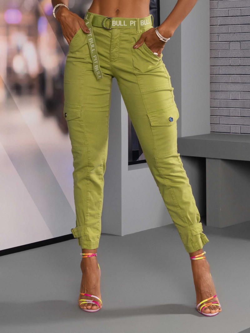 Calça Jeans Cargo Verde com Empina Bumbum
